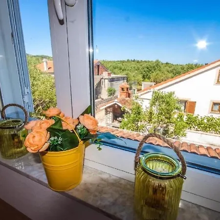 Apartament Edi *